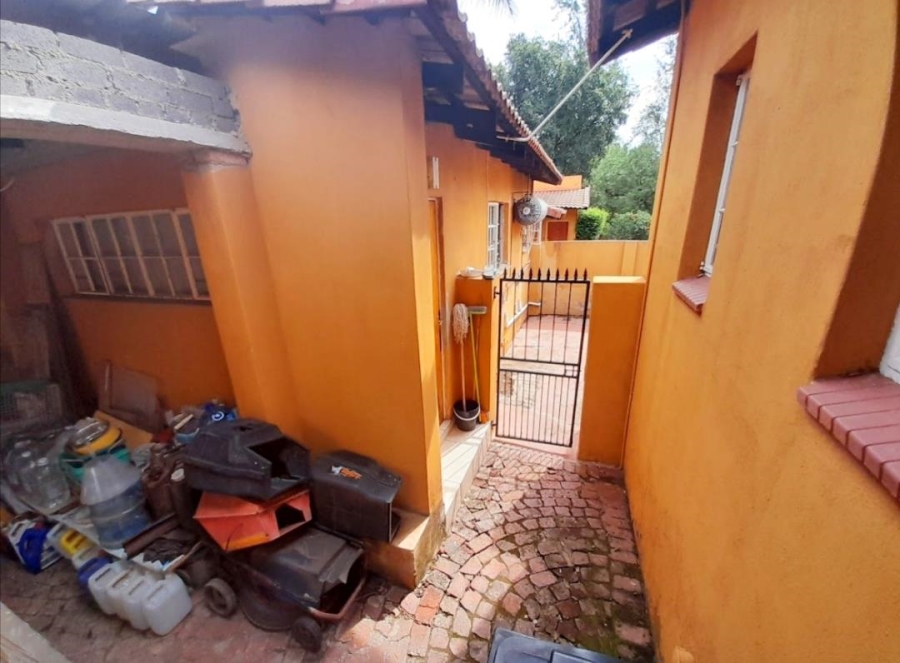 2 Bedroom Property for Sale in Glen Austin AH Gauteng