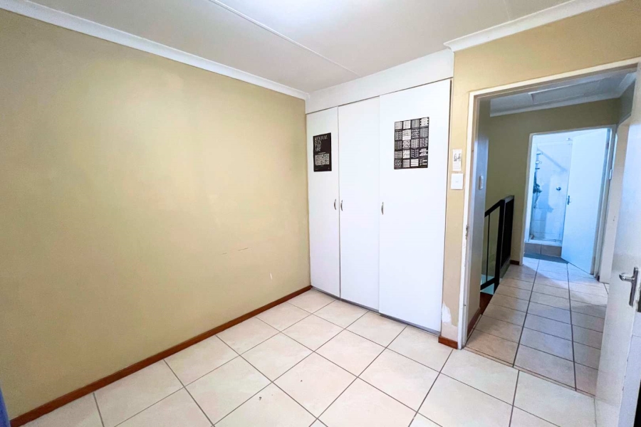 3 Bedroom Property for Sale in Annlin Gauteng