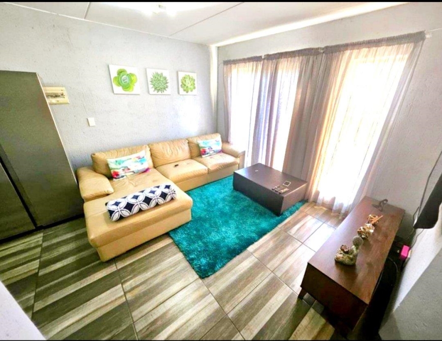 2 Bedroom Property for Sale in Klippoortje Gauteng