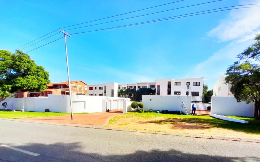 2 Bedroom Property for Sale in Wendywood Gauteng