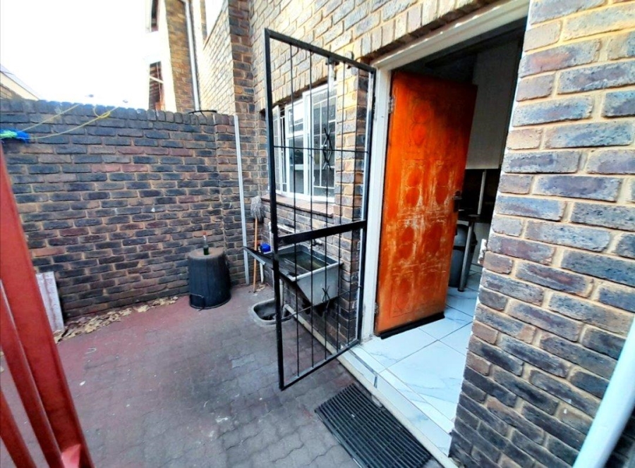 3 Bedroom Property for Sale in Clayville East Gauteng