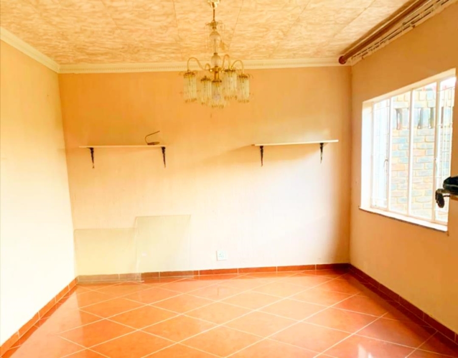 3 Bedroom Property for Sale in Clayville East Gauteng