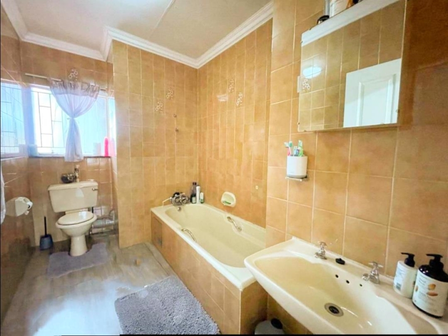 3 Bedroom Property for Sale in Clayville East Gauteng