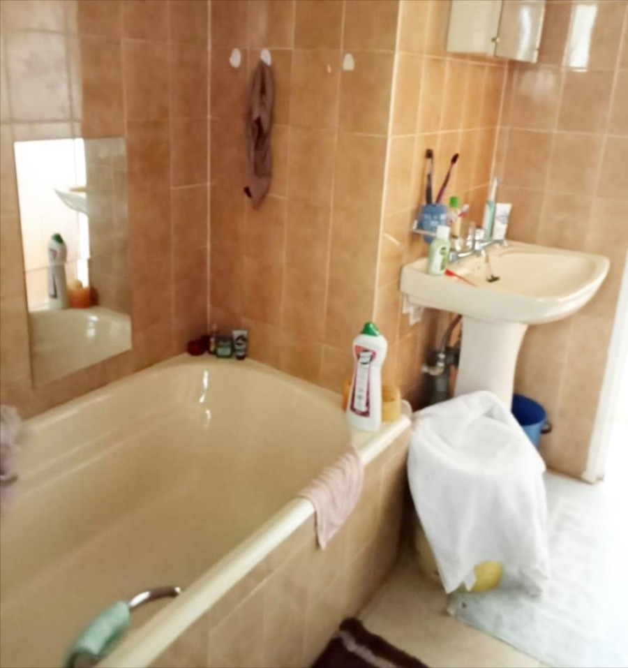 3 Bedroom Property for Sale in Clayville East Gauteng