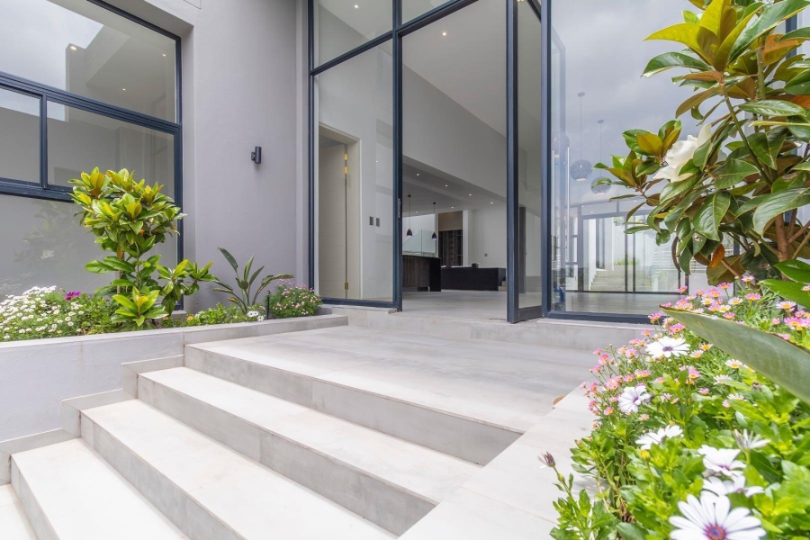 To Let 5 Bedroom Property for Rent in Waterfall Country Estate Gauteng