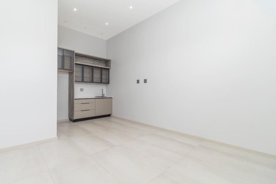 To Let 5 Bedroom Property for Rent in Waterfall Country Estate Gauteng