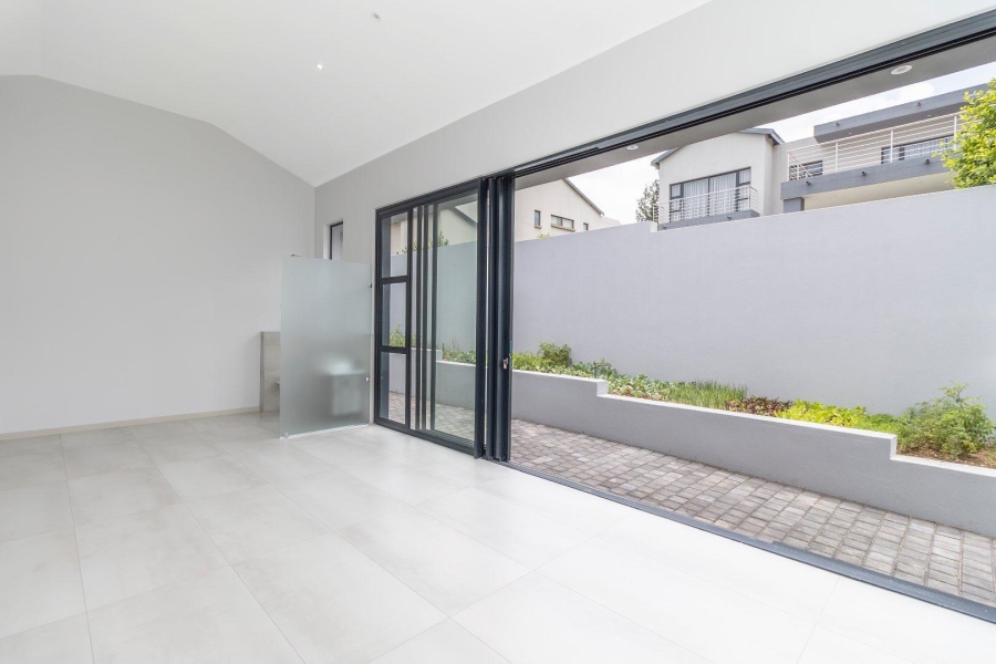 To Let 5 Bedroom Property for Rent in Waterfall Country Estate Gauteng