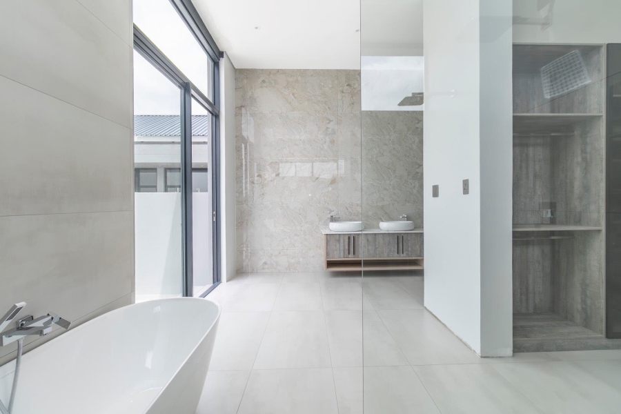 To Let 5 Bedroom Property for Rent in Waterfall Country Estate Gauteng