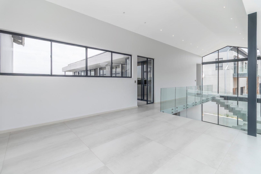 To Let 5 Bedroom Property for Rent in Waterfall Country Estate Gauteng