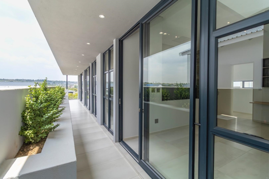 To Let 5 Bedroom Property for Rent in Waterfall Country Estate Gauteng