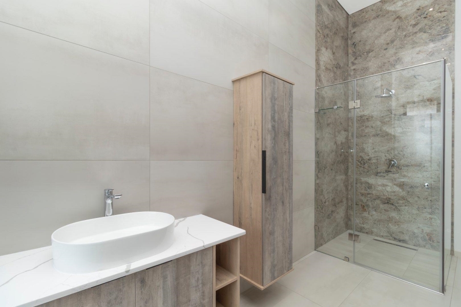 To Let 5 Bedroom Property for Rent in Waterfall Country Estate Gauteng