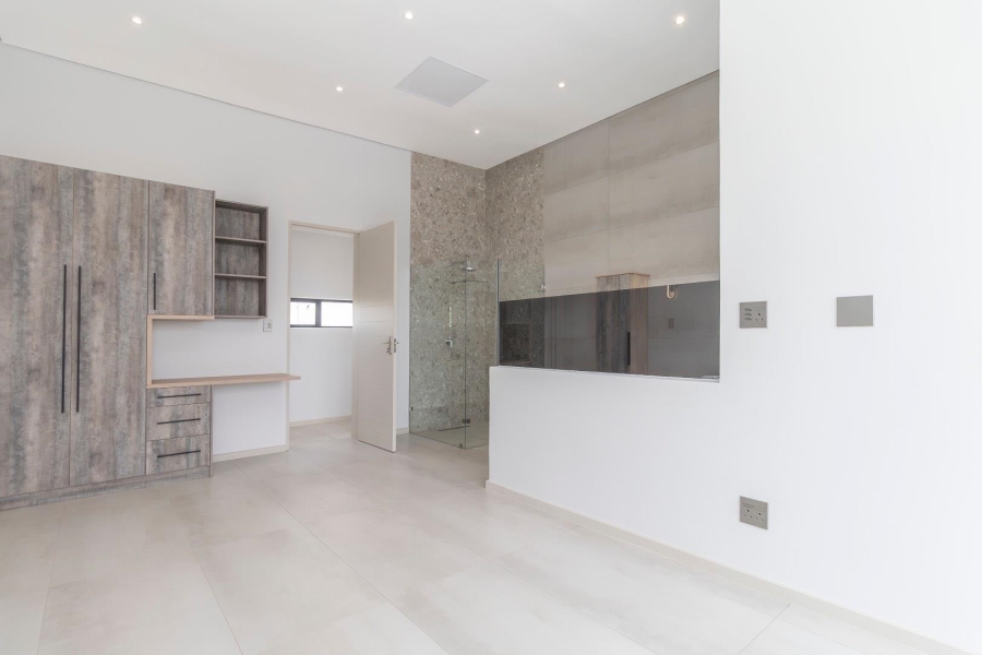 To Let 5 Bedroom Property for Rent in Waterfall Country Estate Gauteng