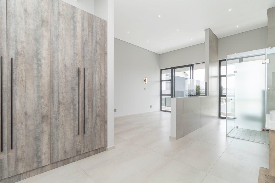 To Let 5 Bedroom Property for Rent in Waterfall Country Estate Gauteng