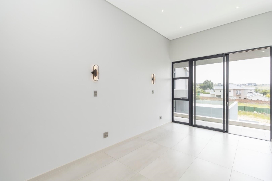 To Let 5 Bedroom Property for Rent in Waterfall Country Estate Gauteng