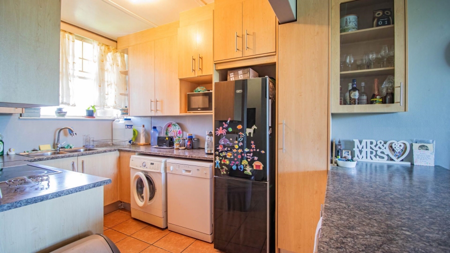 To Let 2 Bedroom Property for Rent in Morehill Gauteng