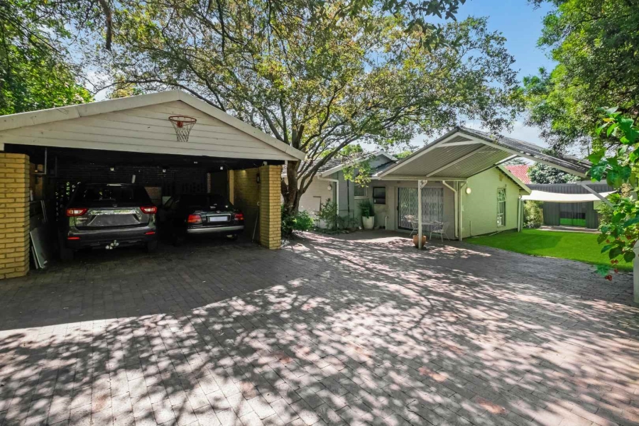 6 Bedroom Property for Sale in Bryanston Gauteng