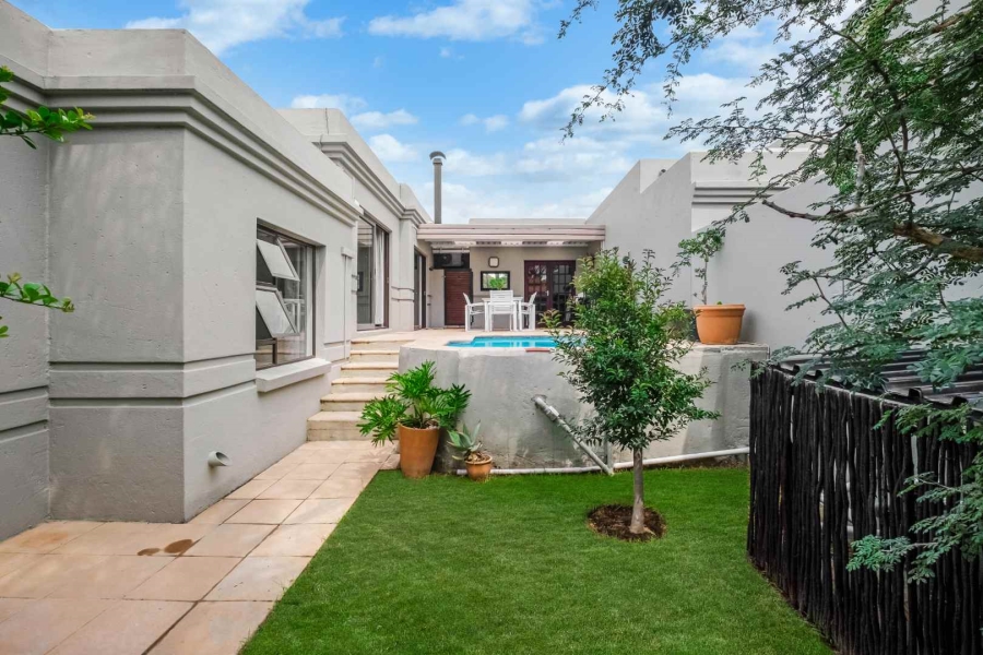 2 Bedroom Property for Sale in Lonehill Gauteng