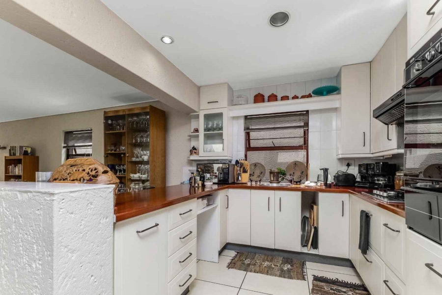 To Let 3 Bedroom Property for Rent in Fourways Gardens Gauteng