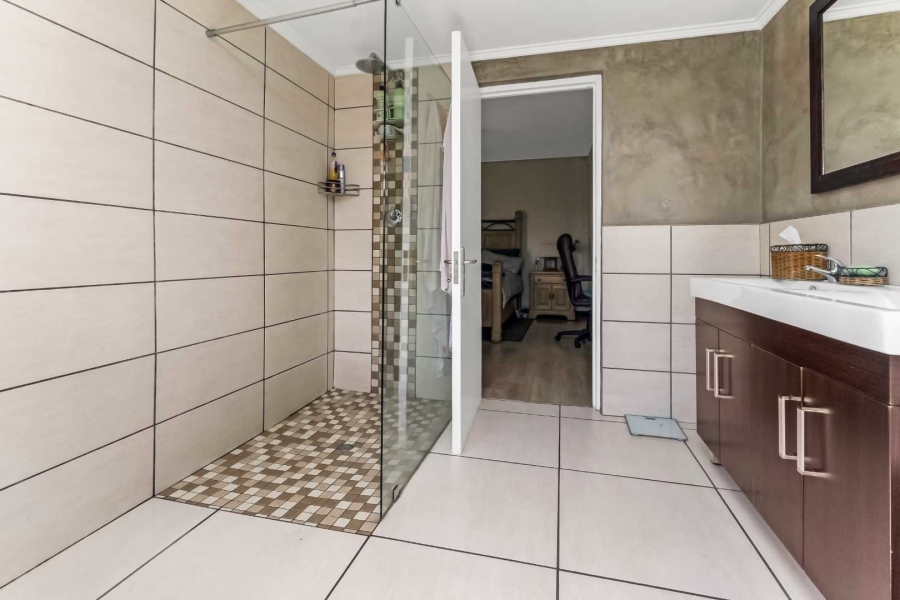 To Let 3 Bedroom Property for Rent in Fourways Gardens Gauteng