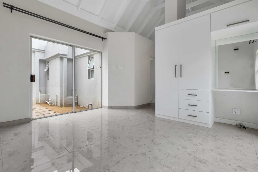 To Let 4 Bedroom Property for Rent in Dainfern Golf Estate Gauteng