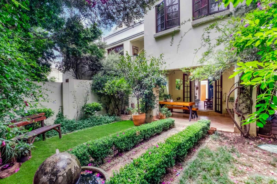 2 Bedroom Property for Sale in Lonehill Gauteng