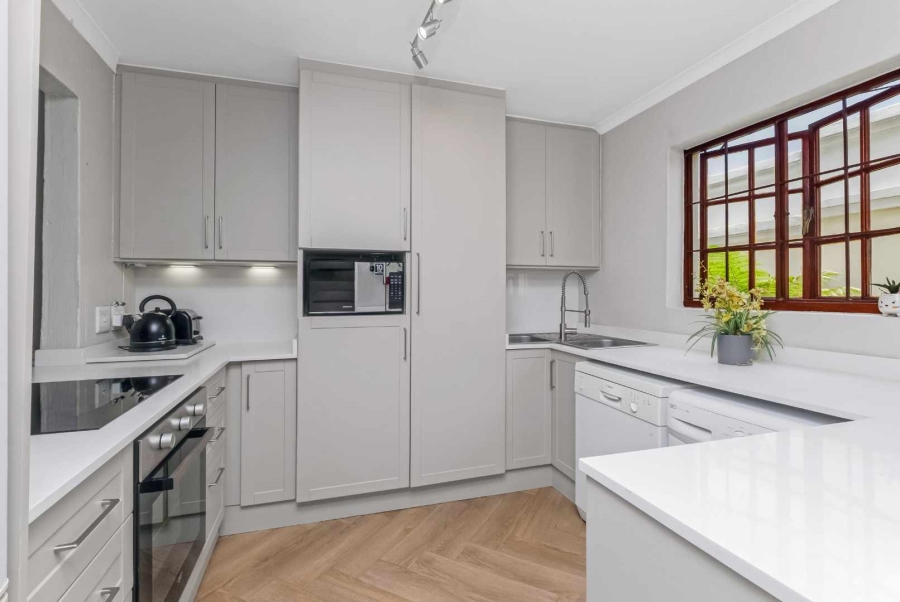 2 Bedroom Property for Sale in Lonehill Gauteng