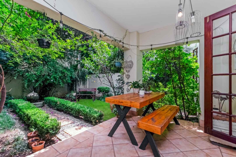 2 Bedroom Property for Sale in Lonehill Gauteng