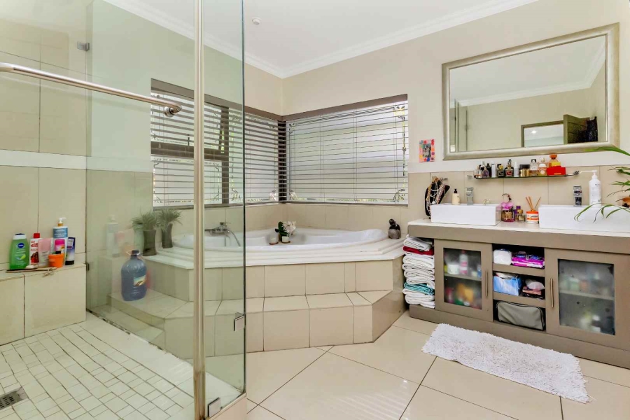 To Let 5 Bedroom Property for Rent in Dainfern Golf Estate Gauteng