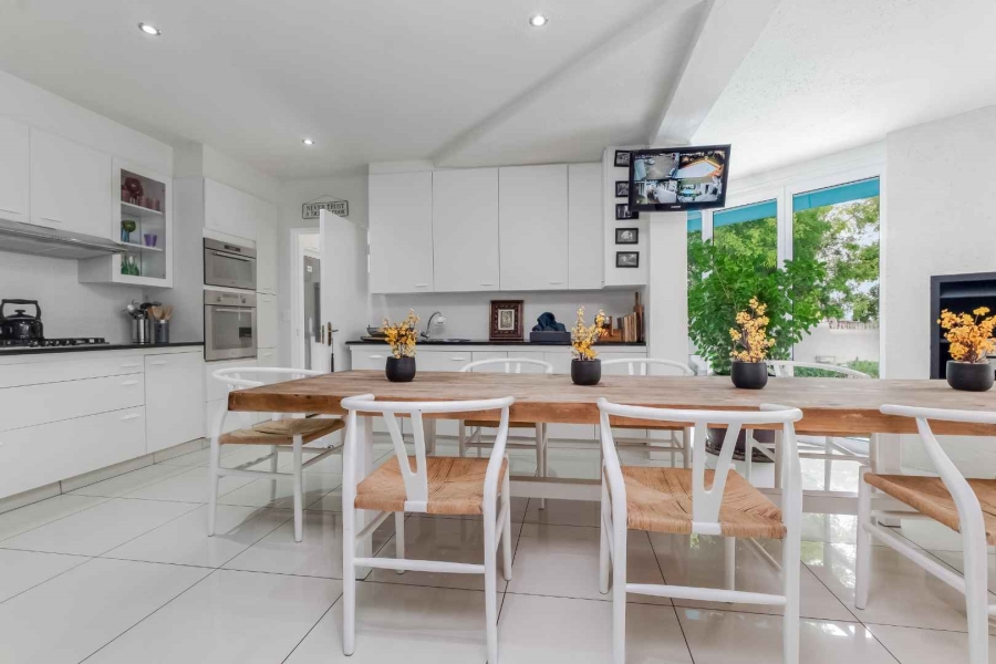 To Let 3 Bedroom Property for Rent in Lonehill Gauteng