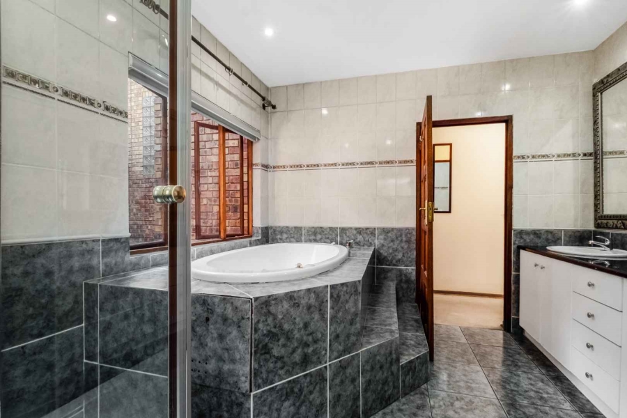 6 Bedroom Property for Sale in Bryanston Gauteng