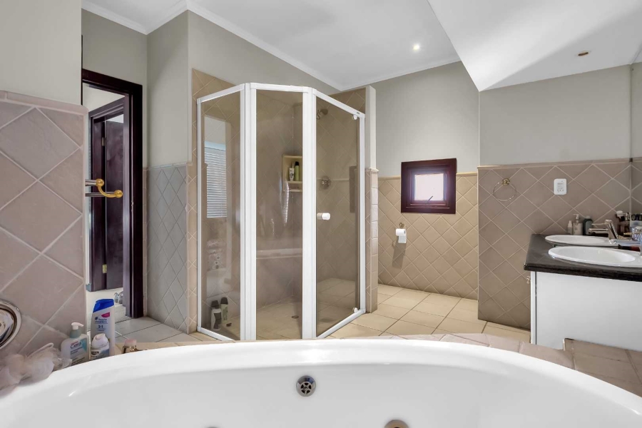 To Let 4 Bedroom Property for Rent in Dainfern Golf Estate Gauteng