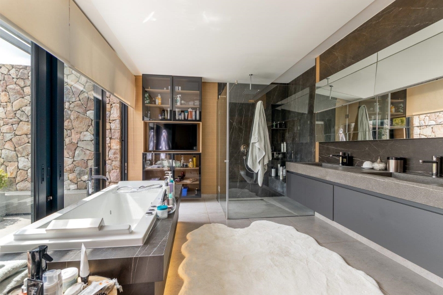 5 Bedroom Property for Sale in Dainfern Golf Estate Gauteng