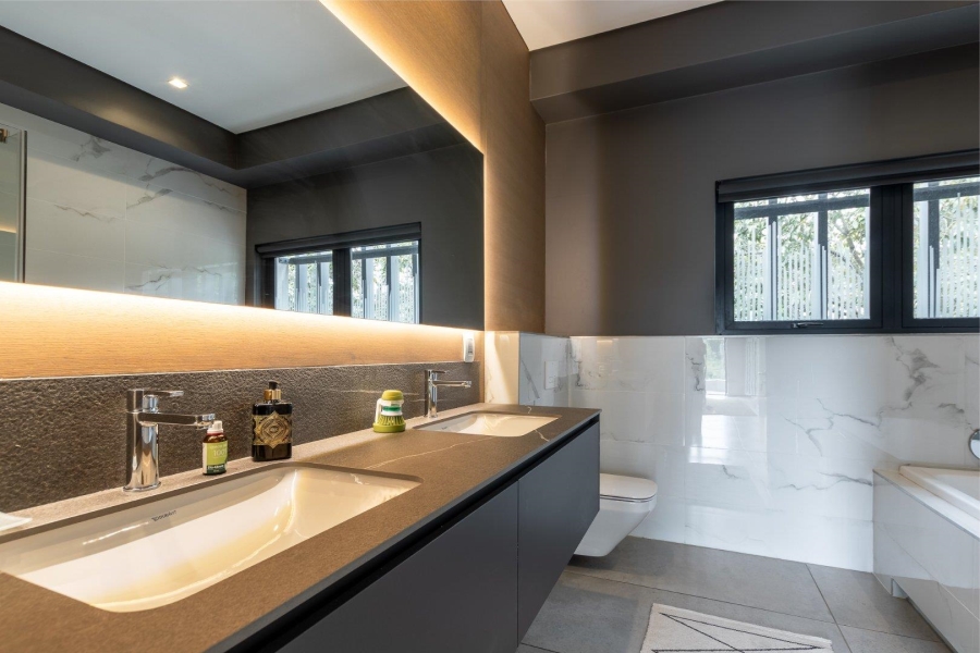 5 Bedroom Property for Sale in Dainfern Golf Estate Gauteng