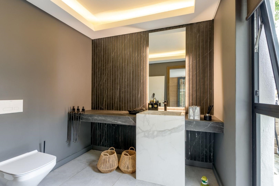 5 Bedroom Property for Sale in Dainfern Golf Estate Gauteng