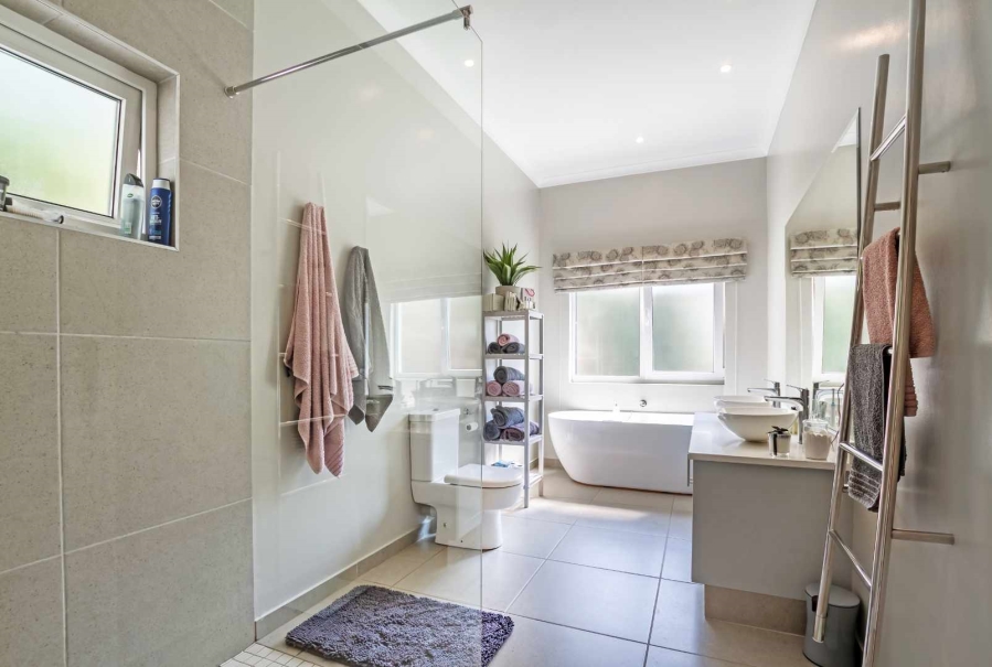 To Let 4 Bedroom Property for Rent in Dainfern Golf Estate Gauteng