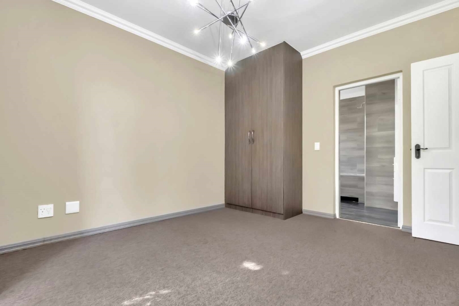 To Let 4 Bedroom Property for Rent in Dainfern Valley Gauteng