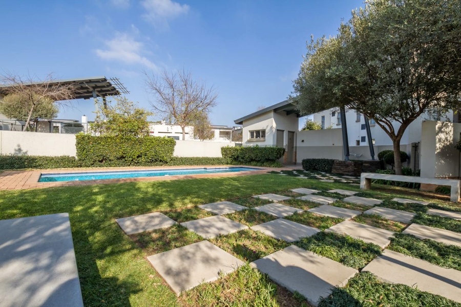 To Let 2 Bedroom Property for Rent in Lonehill Gauteng