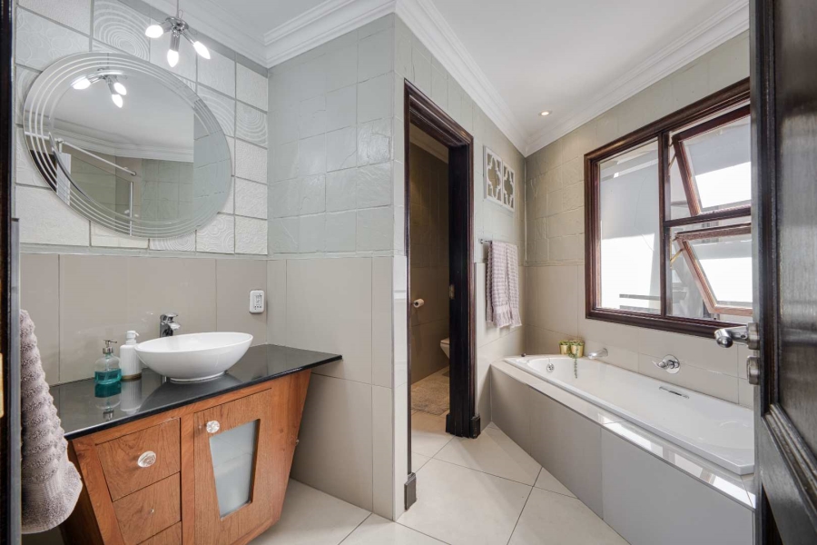 6 Bedroom Property for Sale in Dainfern Golf Estate Gauteng