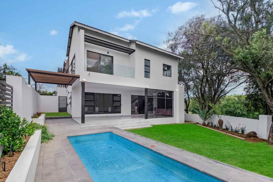 4 Bedroom Property for Sale in Helderfontein Estate Gauteng