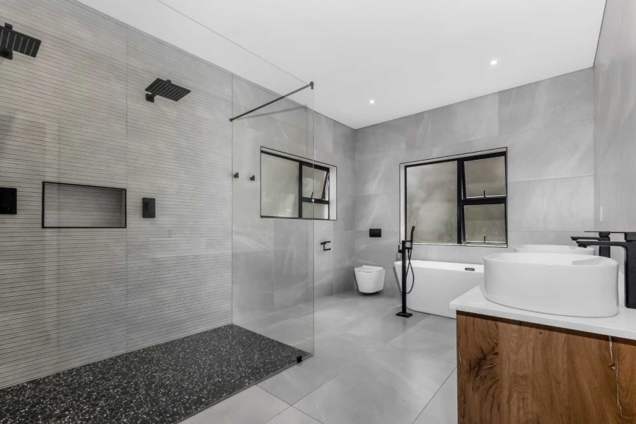 4 Bedroom Property for Sale in Helderfontein Estate Gauteng