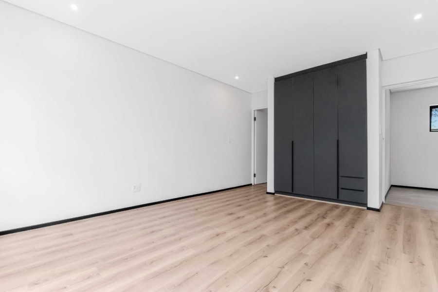 4 Bedroom Property for Sale in Helderfontein Estate Gauteng