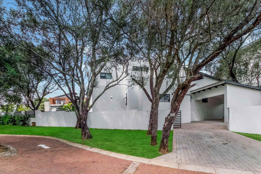 4 Bedroom Property for Sale in Helderfontein Estate Gauteng