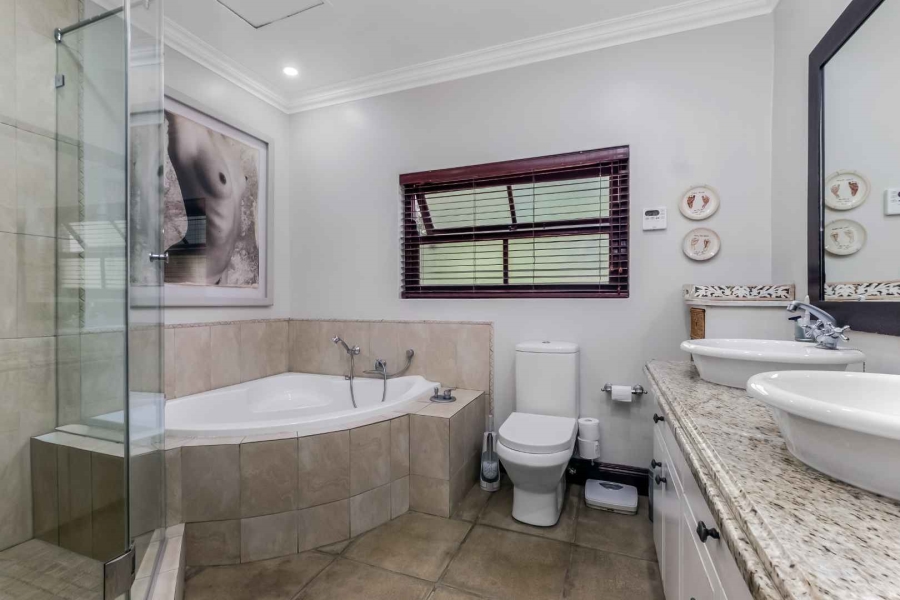 5 Bedroom Property for Sale in Dainfern Valley Gauteng