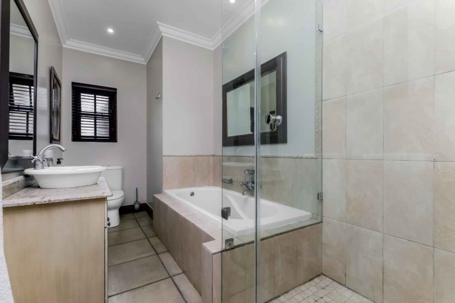 5 Bedroom Property for Sale in Dainfern Valley Gauteng