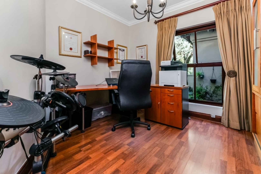 5 Bedroom Property for Sale in Dainfern Valley Gauteng