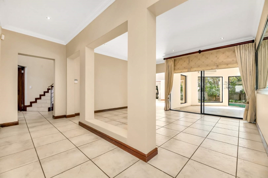To Let 6 Bedroom Property for Rent in Fourways Gardens Gauteng