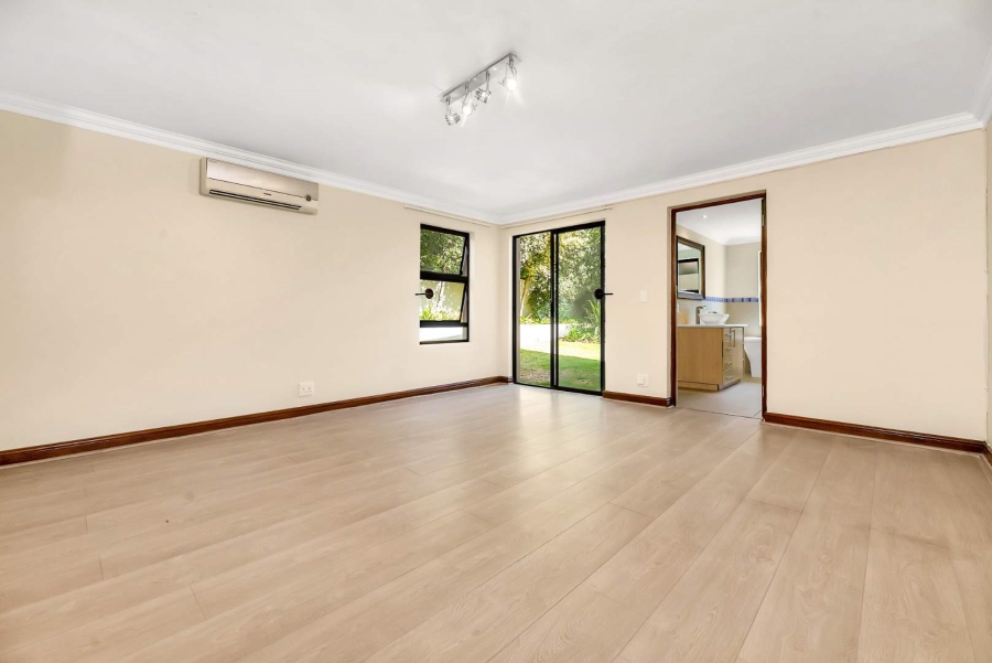 To Let 6 Bedroom Property for Rent in Fourways Gardens Gauteng