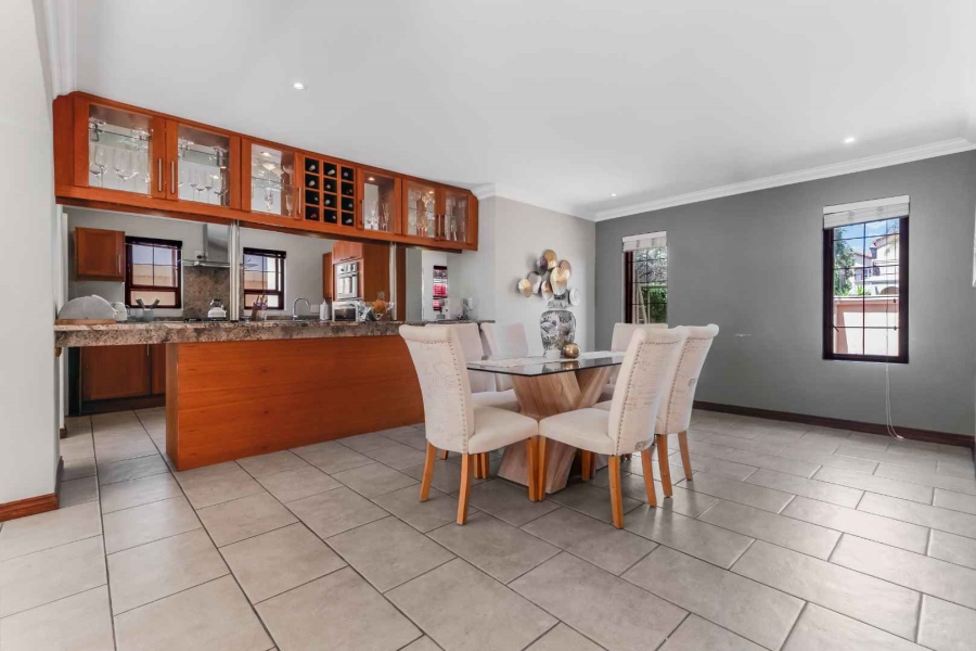 3 Bedroom Property for Sale in Broadacres Gauteng