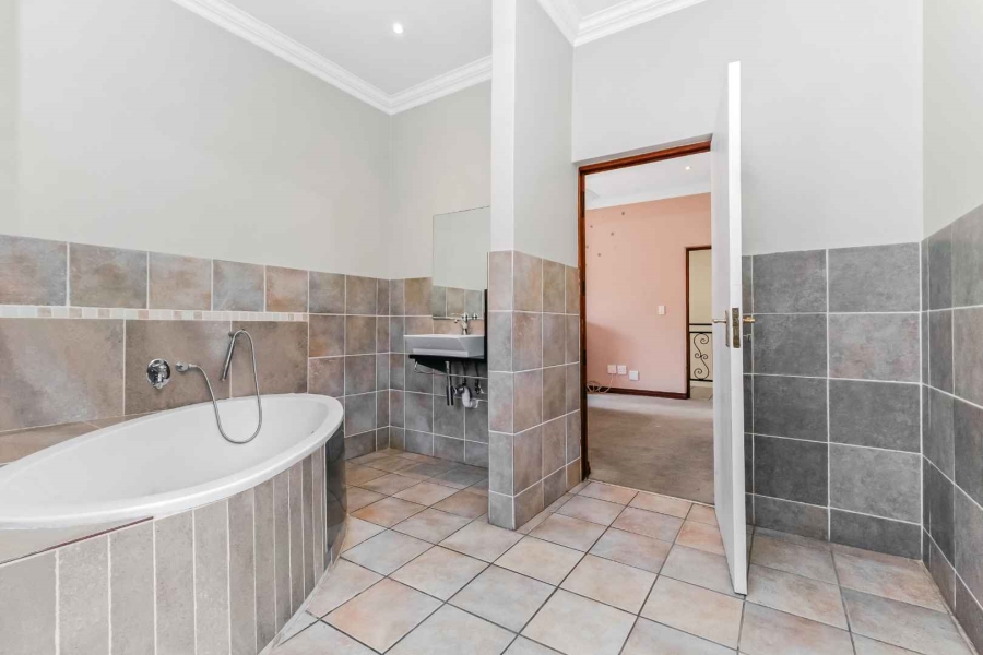 3 Bedroom Property for Sale in Broadacres Gauteng