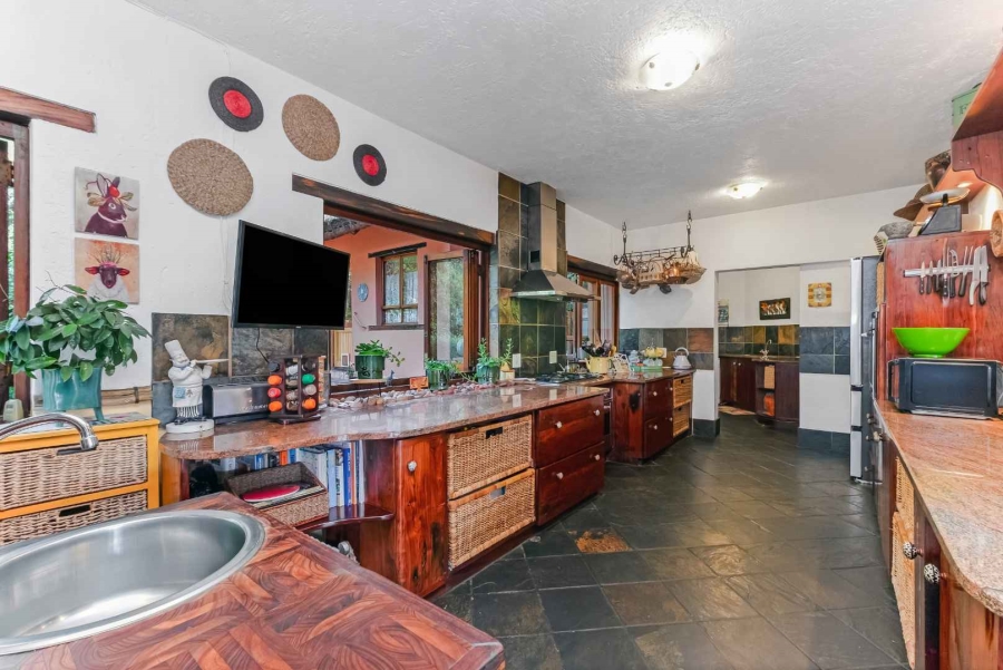 7 Bedroom Property for Sale in Beaulieu Gauteng